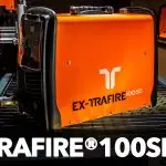EX-TRAFIRE 100SD , %100 sürekli kesimde 35 mm , aralıklı kesimde 50 mm ‘ye kadar hassas kesim yapabilen taşınabilir bir elle plazma kesim tipi-CNC plazma kesim makinasıdır. Ağır endüstriyel uygulamalar için geliştirilen FHT-EX105TTH serisi torçlar sayesinde elektrod ve nozul tüketimi muadil ürünlere kıyasla oldukça düşüktür.